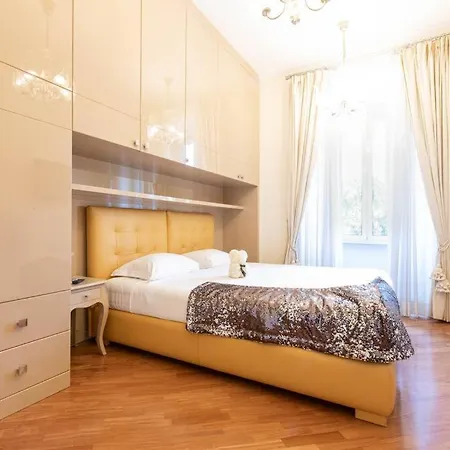 Spanish Steps Hills Lägenhet